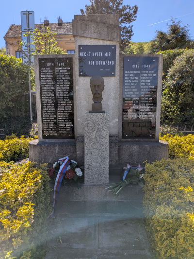 Pomník padlým s bustou T. G. Masaryka, Zbiroh
