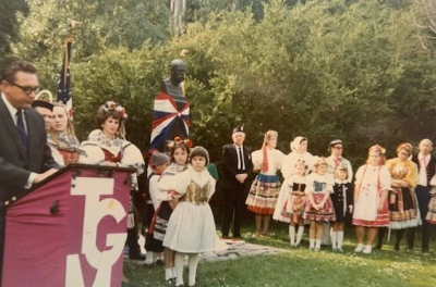 Slavnostní odhalení pomníku, 1960